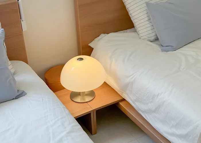신규오픈, 웨스트 서울 모던스테이, 도심속 힐링, 2br, 홍대 명동 이동편리, 공항버스 3분, 최대 4인 Апартаменты *