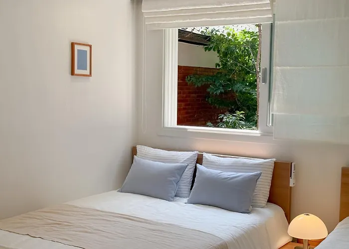 신규오픈, 웨스트 서울 모던스테이, 도심속 힐링, 2br, 홍대 명동 이동편리, 공항버스 3분, 최대 4인 Апартаменты