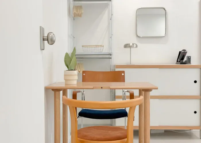 Апартаменты 신규오픈, 웨스트 서울 모던스테이, 도심속 힐링, 2br, 홍대 명동 이동편리, 공항버스 3분, 최대 4인