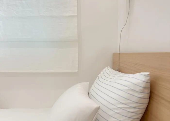 신규오픈, 웨스트 서울 모던스테이, 도심속 힐링, 2br, 홍대 명동 이동편리, 공항버스 3분, 최대 4인