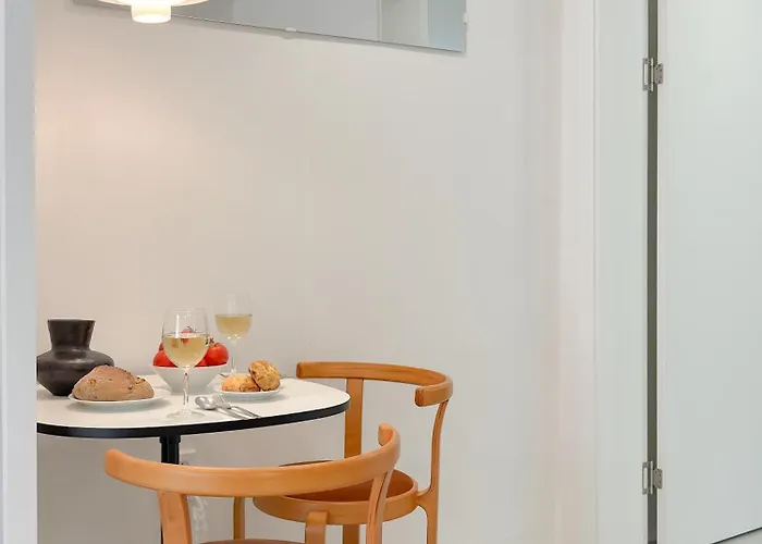 Апартаменты 신규오픈, 웨스트 서울 모던스테이, 도심속 힐링, 2br, 홍대 명동 이동편리, 공항버스 3분, 최대 4인