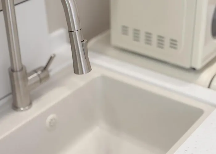 신규오픈, 웨스트 서울 모던스테이, 도심속 힐링, 2br, 홍대 명동 이동편리, 공항버스 3분, 최대 4인 * Сеул