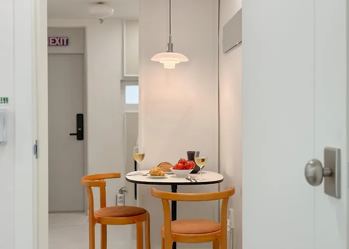 Апартаменты 신규오픈, 웨스트 서울 모던스테이, 도심속 힐링, 2br, 홍대 명동 이동편리, 공항버스 3분, 최대 4인 *
