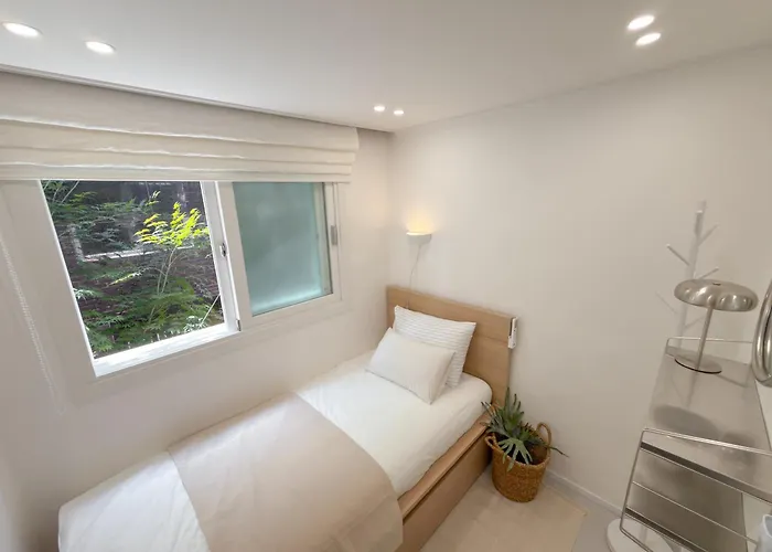 신규오픈, 웨스트 서울 모던스테이, 도심속 힐링, 2br, 홍대 명동 이동편리, 공항버스 3분, 최대 4인 Апартаменты Сеул