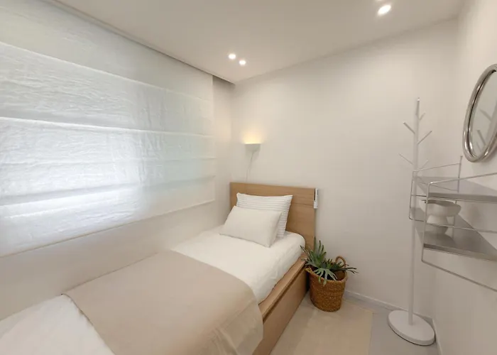 신규오픈, 웨스트 서울 모던스테이, 도심속 힐링, 2br, 홍대 명동 이동편리, 공항버스 3분, 최대 4인 * Сеул