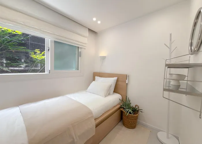 신규오픈, 웨스트 서울 모던스테이, 도심속 힐링, 2br, 홍대 명동 이동편리, 공항버스 3분, 최대 4인 Апартаменты