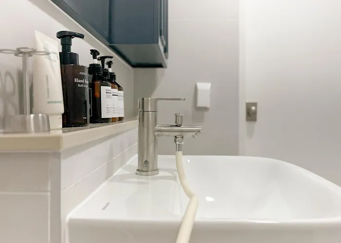 신규오픈, 웨스트 서울 모던스테이, 도심속 힐링, 2br, 홍대 명동 이동편리, 공항버스 3분, 최대 4인 * Сеул