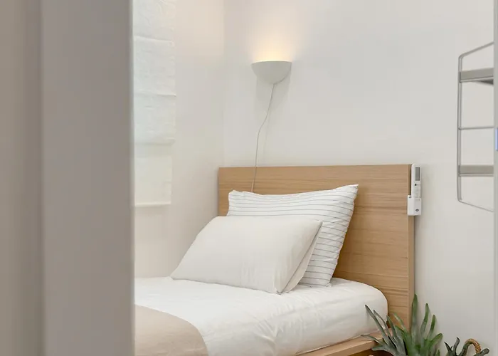 신규오픈, 웨스트 서울 모던스테이, 도심속 힐링, 2br, 홍대 명동 이동편리, 공항버스 3분, 최대 4인 *