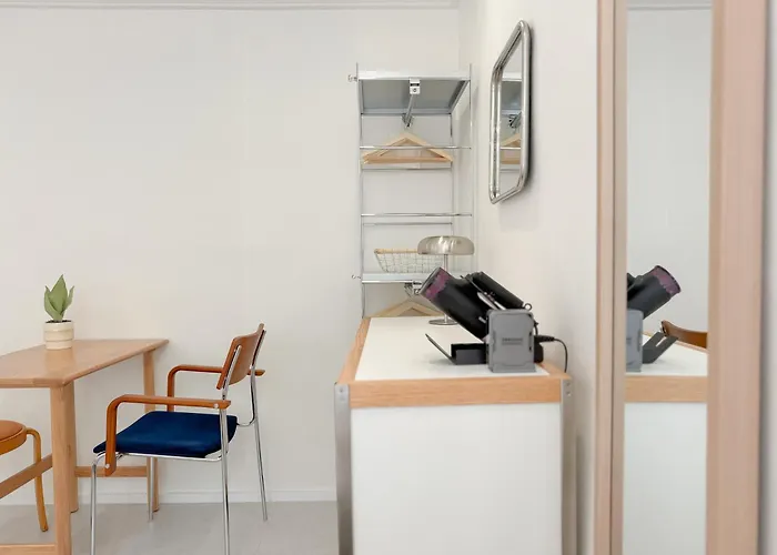 신규오픈, 웨스트 서울 모던스테이, 도심속 힐링, 2br, 홍대 명동 이동편리, 공항버스 3분, 최대 4인 *
