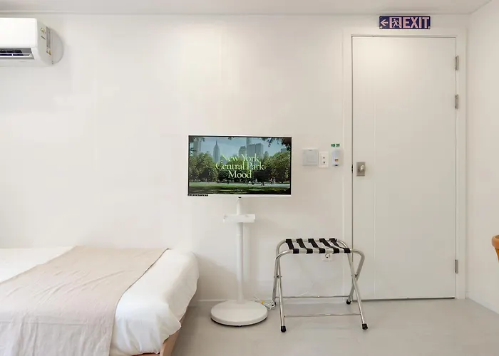Апартаменты 신규오픈, 웨스트 서울 모던스테이, 도심속 힐링, 2br, 홍대 명동 이동편리, 공항버스 3분, 최대 4인