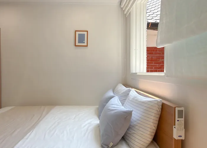 신규오픈, 웨스트 서울 모던스테이, 도심속 힐링, 2br, 홍대 명동 이동편리, 공항버스 3분, 최대 4인 *